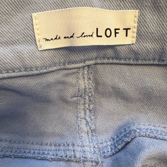 LOFT High Waisted Cut Off Shorts 8/29 - Picture 4 of 5